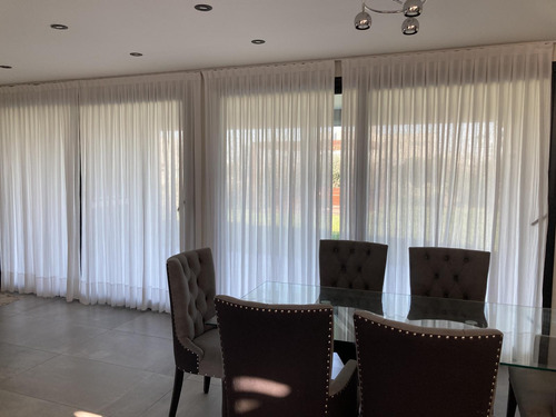 Casa En Venta En El Barrio Privado Santa Rita En San Vicente