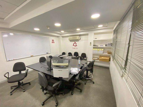 Se Vende Edificio De Oficinas, Excelente Ubicación