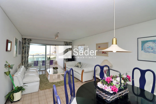 Apartamento Ubicado En La Icónica Playa Brava
