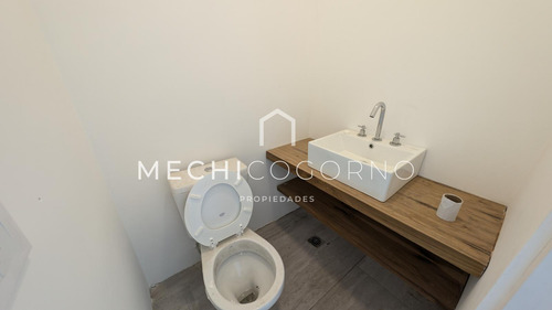 Casa En Venta En Dos Plantas 4 Habitaciones Pileta Perimetral