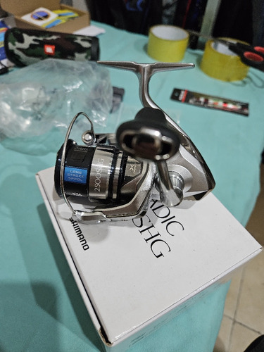 Carrete Spinning Shimano Stradic 2500shg Rel 6.0:1