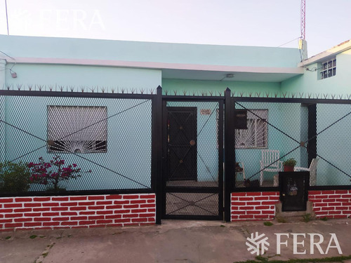 Venta Casa De 3 Amb Con Cochera Y Fondo Libre En Gobernador Costa (28724)