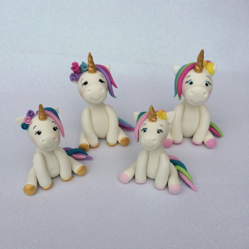 Imagen 2 de 4 de Unicornio En Porcelana Fría Adorno Para Torta
