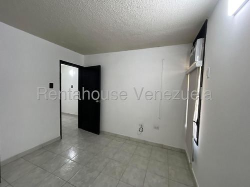Excelente Apartamento En Alquiler En Urbanización Privada Narayola La Morita Amoblado Piso Bajo Listo Para Mudarse Nela 25-17684