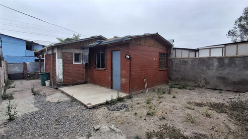 Casa En Venta De 1 Dorm. En El Bosque