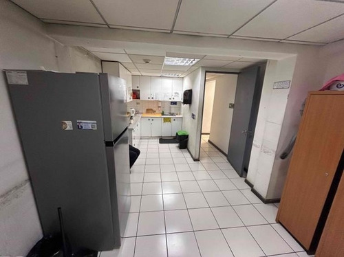 Venta/arriendo De Local Comercial, Las Condes Id 69.809-ret