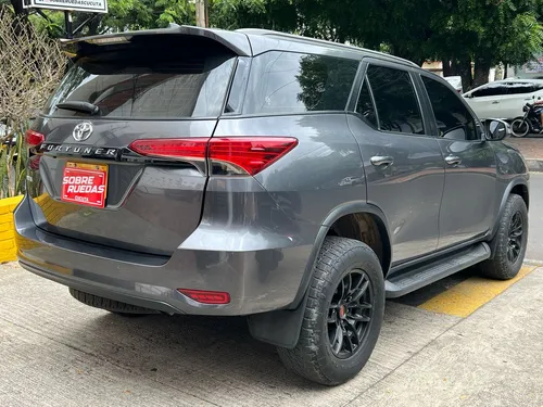 Toyota Fortuner 2.4 Street At 7As