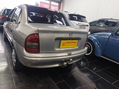 Chevrolet Corsa Classic 1.6 Super 4p AUTOMÁTICO