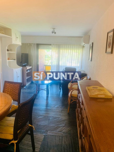 Imagen 2 de 8 de Apartamento En Venta, 2 Dormitorios, Punta Del Este