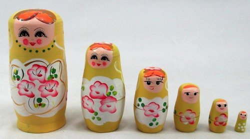 Matrioska Russa Amare - 6 muñecas una dentro de la otra 14 con color amarillo