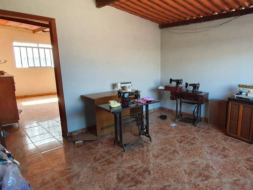 Imagem 7 de 12 de Casa Com 4 Dormitórios À Venda, 131 M² Por R$ 650.000 - Vale Dos Araçás - Mateus Leme/mg | Nottus Imóveis - Ca0021