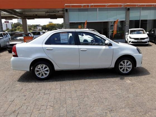 Toyota Etios 1.5 X Plus Sedan 16v Flex 4p Automático