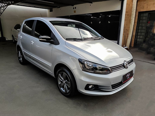 Imagem 3 de 15 de Volkswagen Fox 1.6 Msi Total Connect
