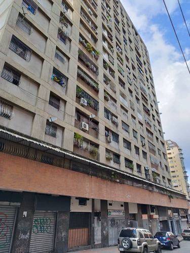 Apartamento En Venta En La Candelaria,  Gran Oportunidad 