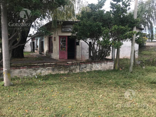 Casa Con Local A Cuatro Cuadras Del Puerto De Carmelo