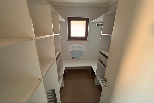 Tu Hogar Ideal En Condominio De Brisas Del Sol!