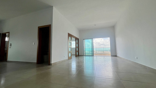 Apartamento En Alquiler Ubicado En Ensanche Naco, Santo Domingo