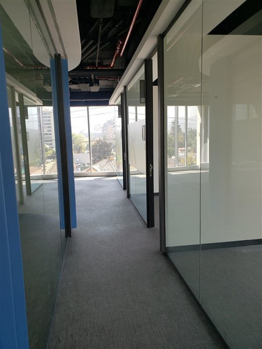 Oficina En Arriendo Habilitación Moderna
