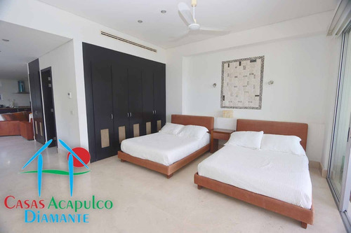 Imagen 10 de 30 de Cad Vista Real Portonovo Suite N7. Terraza Con Vista A La Bahía De Puerto Marqués