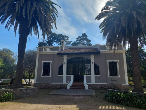 Venta Casa De 4 Dormitorios Reciclada Frente A Villa Allende Golf