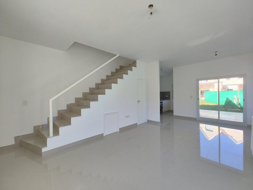 Casa En Venta - 3 Amb En Las Margaritas, Pilar