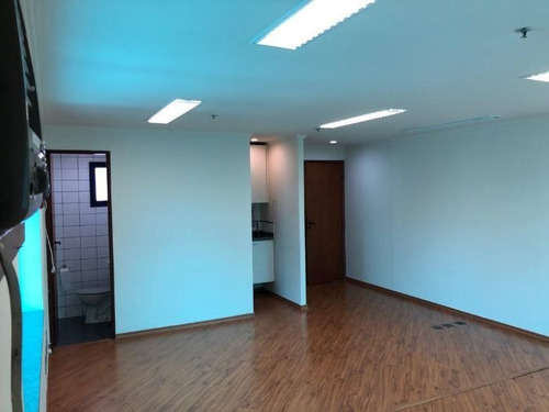 Imagem 7 de 18 de Sala Comercial À Venda Na Rua Américo Brasiliense, Chácara Santo Antônio (zona Sul), São Paulo - Sp - Liv-15263
