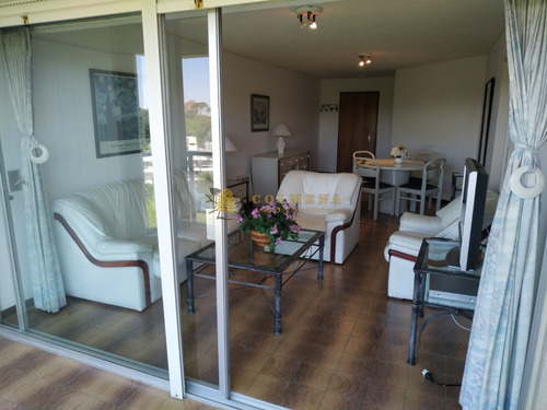 Apartamento 2 Dormitorios En Roosevelt Con Servicios!- Ref: 2981