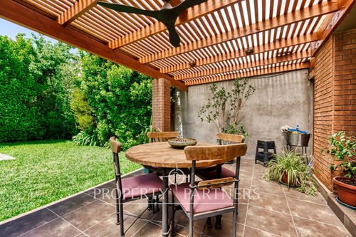 Chamisero, Impecable Casa Estilo Ingles, Excelente...