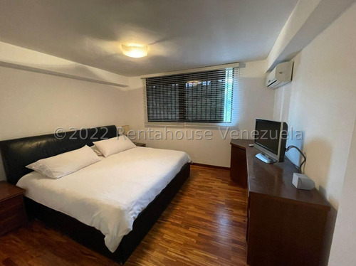 Espectacular Apartamento En Cerro Verde Y 24-23759