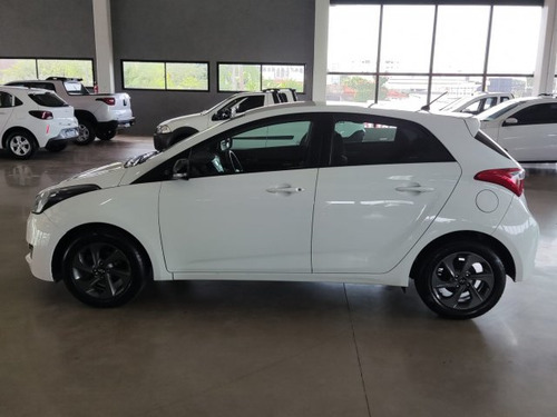 Hyundai HB20 HB20 1.6 COMFORT PLUS 16V FLEX 4P AUTOMÁTICO