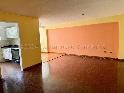 Fina Barro Vende Apartamento En Santa Paula 24-25006 Yf