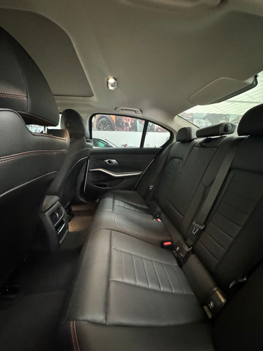 BMW Serie 3 2.0 330i Sport Line At