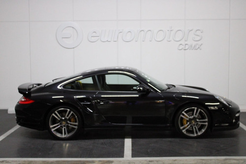 Imagen 1 de 12 de Porsche Turbo 2011