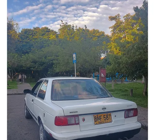 Nissan Sentra 1.6 B13 Std