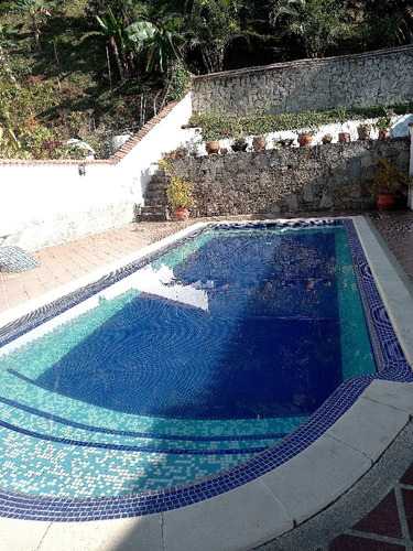 Vendo Preciosa Casa Con Piscina En La Boyera. 510 M2