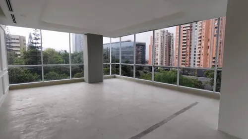 Oficinas En Arriendo Poblado 643-8292359