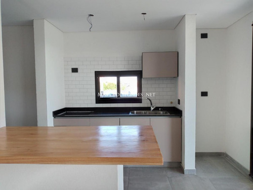 Imagen 8 de 9 de Casa 5 Ambientes En Lote Interno En Santa Rita Canning