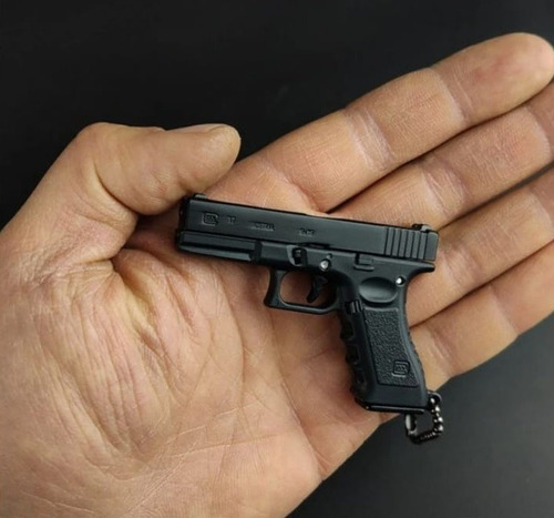 Chaveiro Pistola De Metal Modelo Glock 45 Escala 1:4 Preto