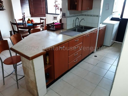 Imagen 17 de 30 de Apartamentos En Venta Este De Barquisimeto, Cod # 23-8881 Excelente Ubicación, Negociable! Mas Información Comunícate 412-1498654 Katty Vasquez Rentahouse. Moderno, Oportunidad, Conservado, Amplio !!