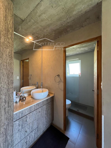 Maravillosa Casa A Orilla De Lago
