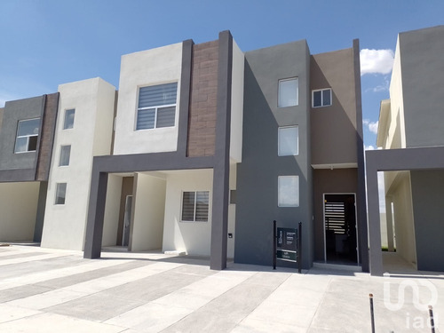 Venta Casa 3 Ambientes Ciénega Residencial