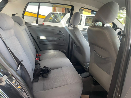 Volkswagen Fox 1.6 MI PLUS 8V FLEX 4P MANUAL