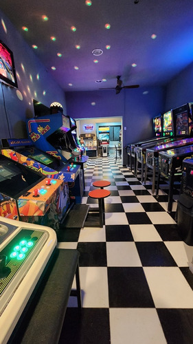 Venir A Jugar Al Salón De Juegos