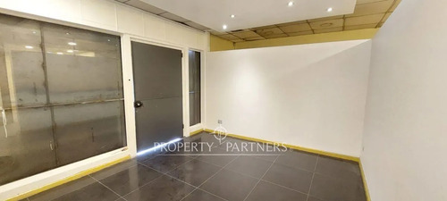 Gran Local En Av. Andrés Bello | Ubicación Privile...