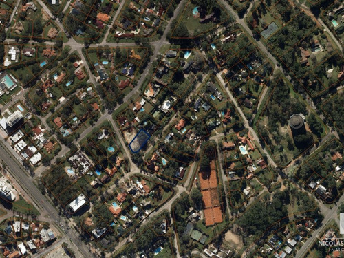 Imagen 3 de 3 de Terreno Ubicado En Zona Residencial.