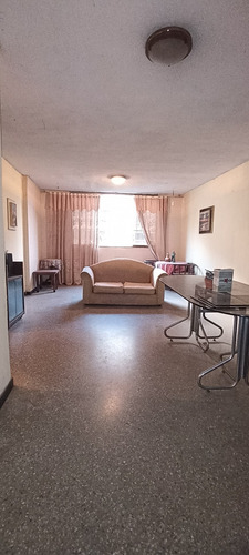 Imagen 7 de 12 de Se Vende Apto 77m2 3h/1b/1p El Valle 2096