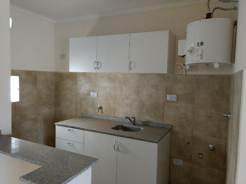 Imagen 7 de 15 de Vendo Dpto 1 Dormitorio Frente Plaza Rafael Nuñez
