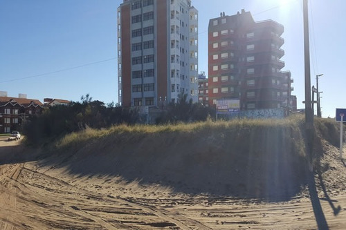 Imagen 2 de 12 de Excelente Lote De 806 Mts Multifamilar- Hotelero - Lote Elevado- Ideal Emprendimiento Comercial-