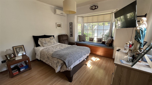 Casa En Venta De 7 Dorm, 2 Suite ,4 B ,en Lo Barnechea
