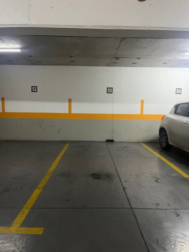 Estacionamiento En Excelente Ubicación, Cercano A Metro